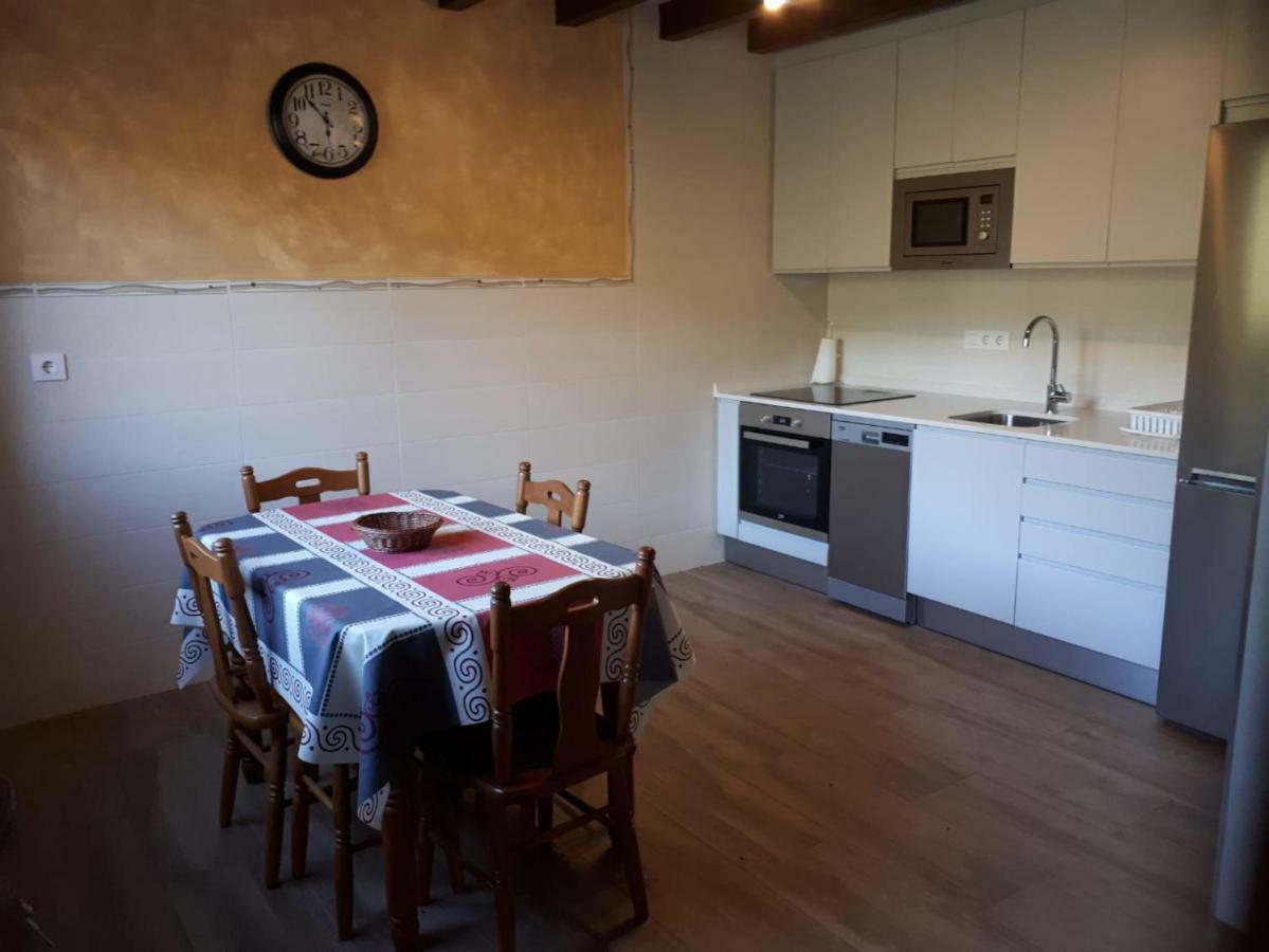 Apartamentos Camino Santo Toribio Mieses Buitenkant foto