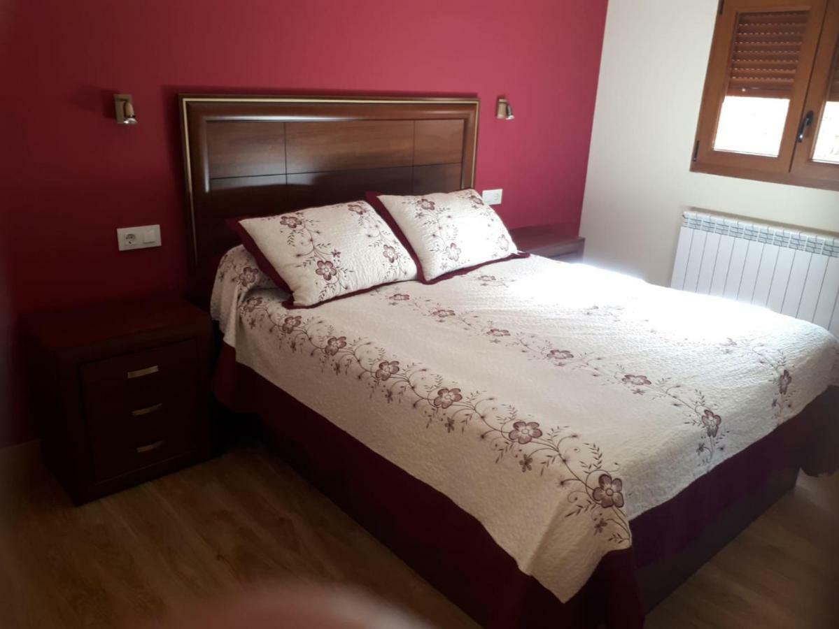 Apartamentos Camino Santo Toribio Mieses Buitenkant foto
